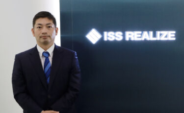 【株式会社ISSリアライズ様】ヘルプデスクサービス導入事例｜ヘルプデスク効率化はアウトソーシングしないと意味がない理由